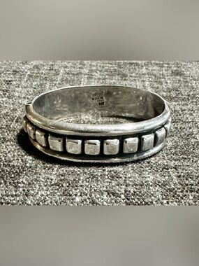 Vintage Mexican Sterling Silver Hinged Clamper Bracelet